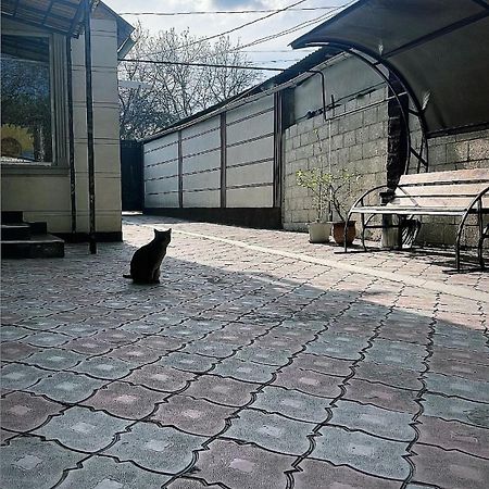 Fam_House Ξενοδοχείο Μπισκέκ Εξωτερικό φωτογραφία